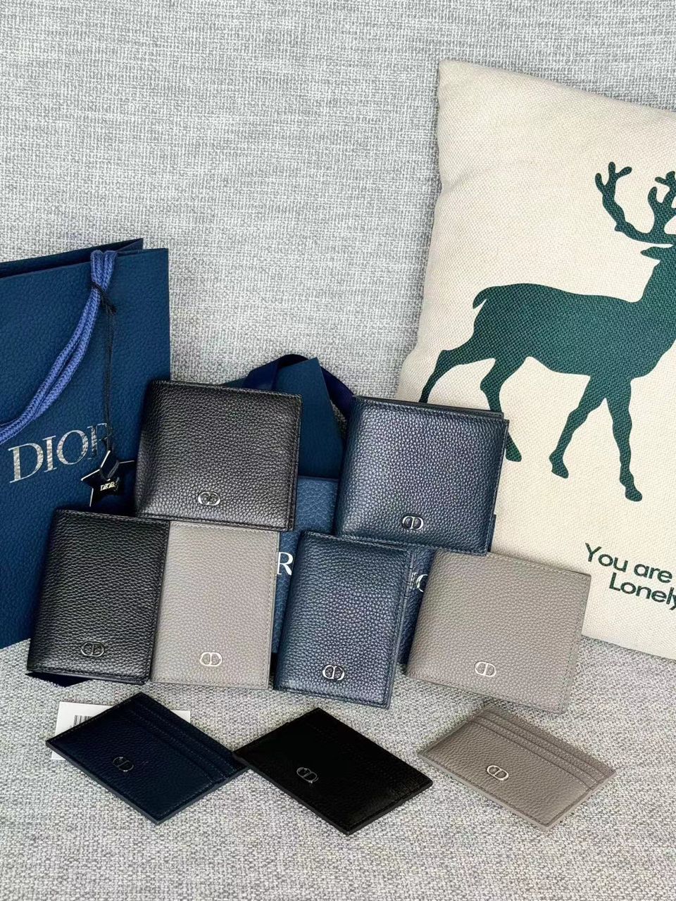 Premium Grained Leather Wallet & Cardholder Collection