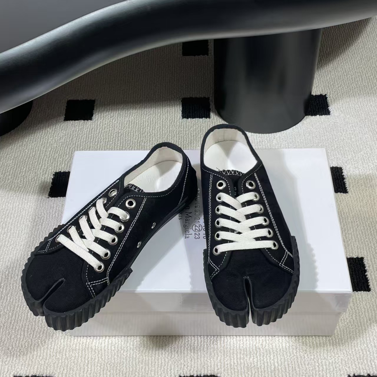 Premium Split-Toe Canvas Sneakers